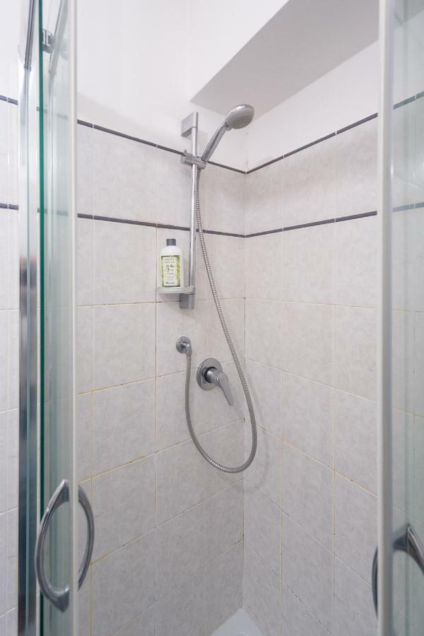 Old Port Apartment 4 Beds เจนัว ภายนอก รูปภาพ